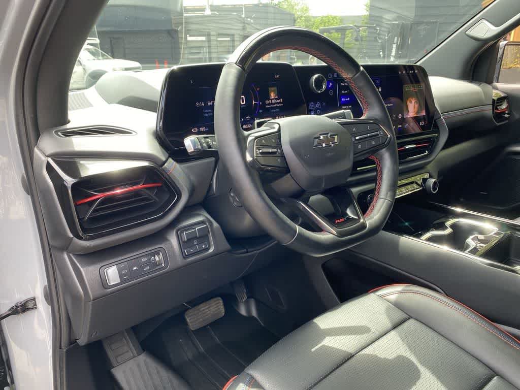 Thumbnail: 2025 Chevrolet Silverado EV - 2