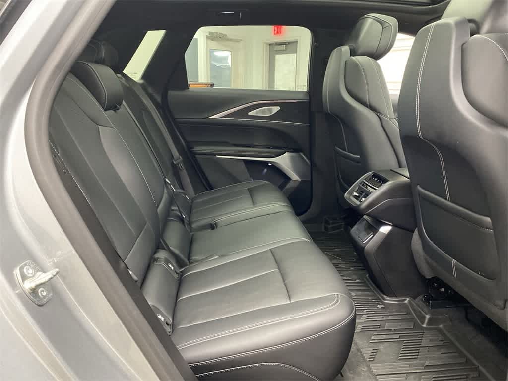 Thumbnail: 2024 Cadillac Lyriq - 19