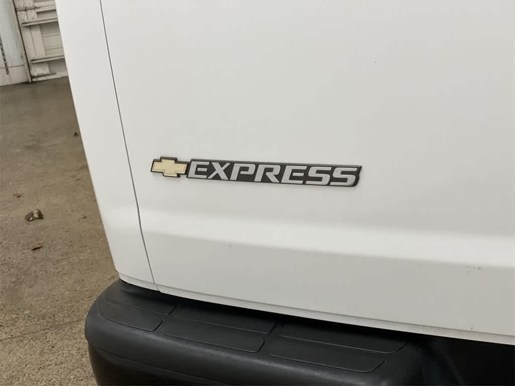 2023 Chevrolet Express 2500 10