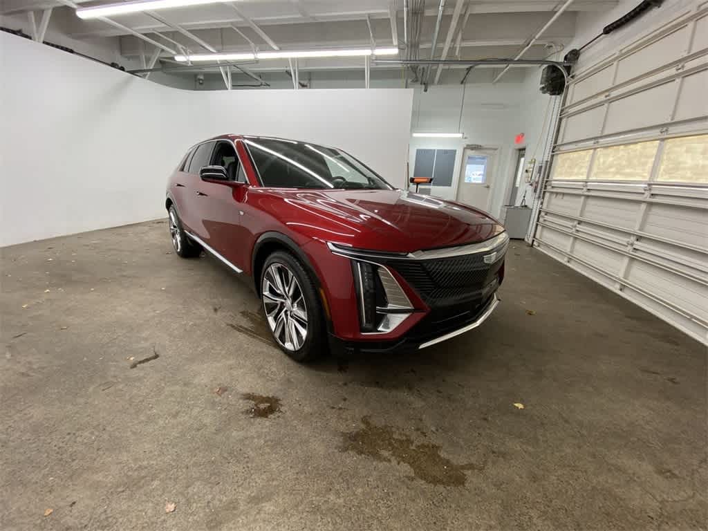Thumbnail: 2025 Cadillac Lyriq - 8