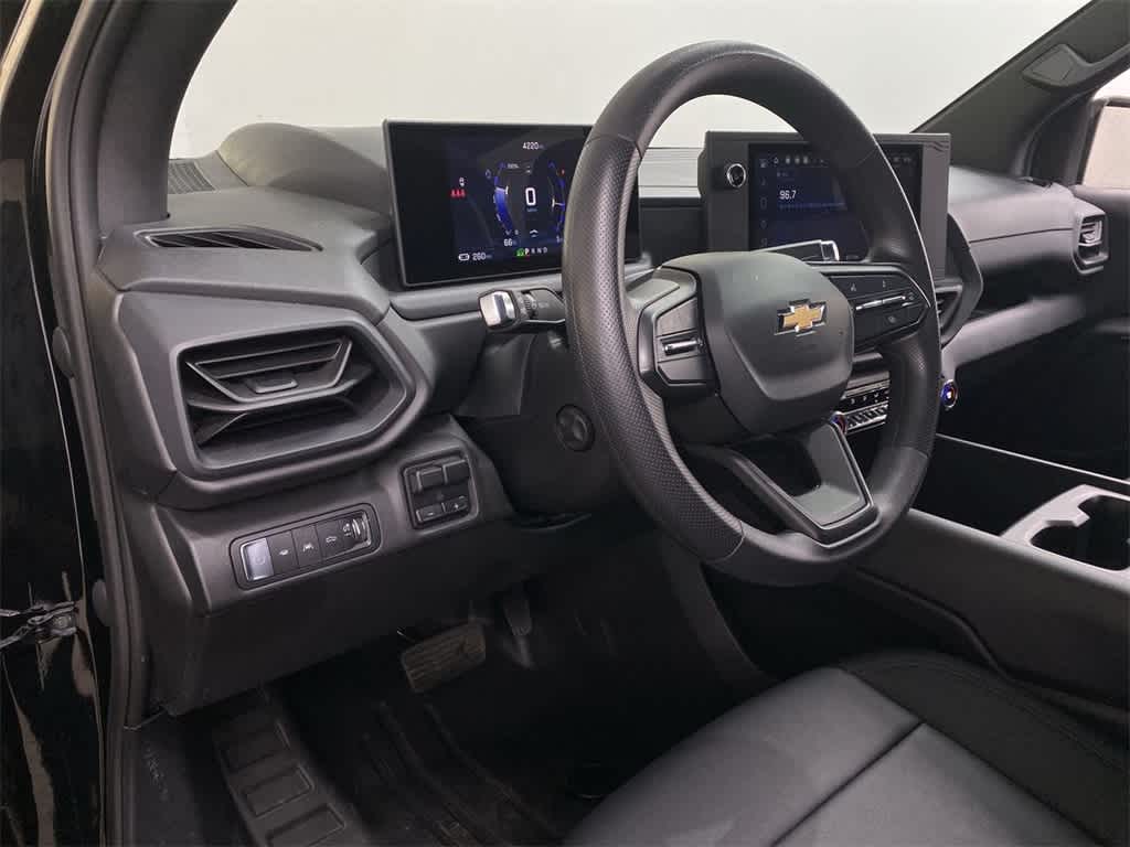 Thumbnail: 2024 Chevrolet Silverado EV - 2