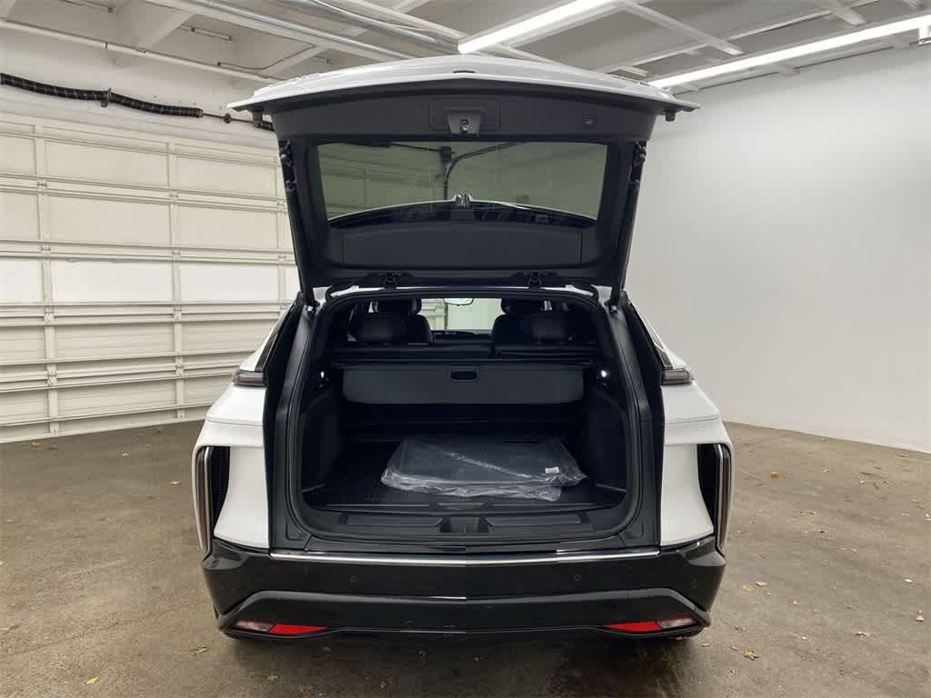 Thumbnail: 2025 Cadillac Lyriq - 29