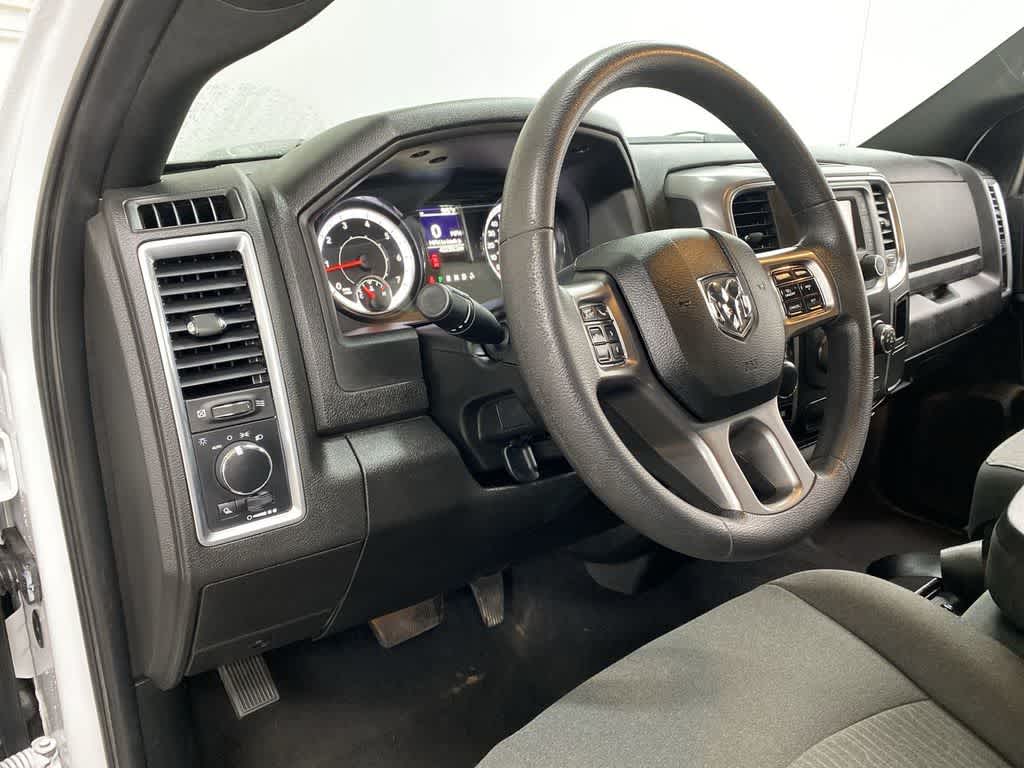 Thumbnail: 2024 RAM 1500 Classic - 2