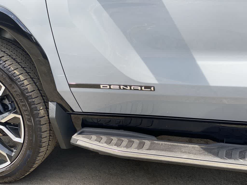 Thumbnail: 2025 GMC Sierra EV - 10