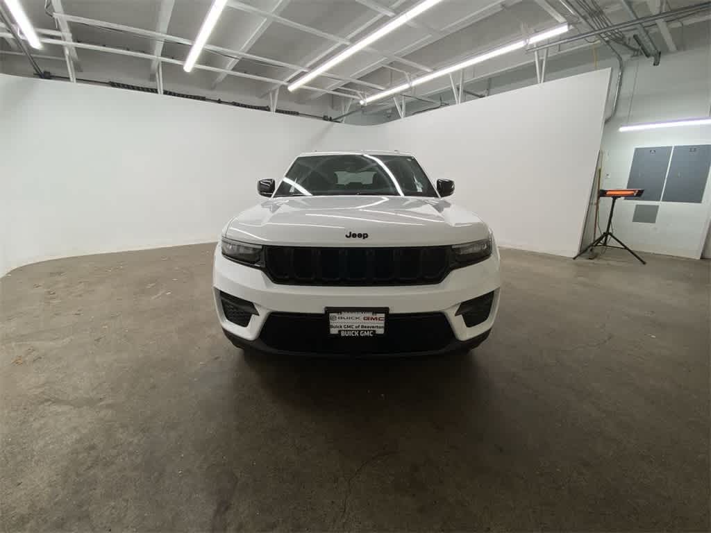 Thumbnail: 2024 Jeep Grand Cherokee - 9