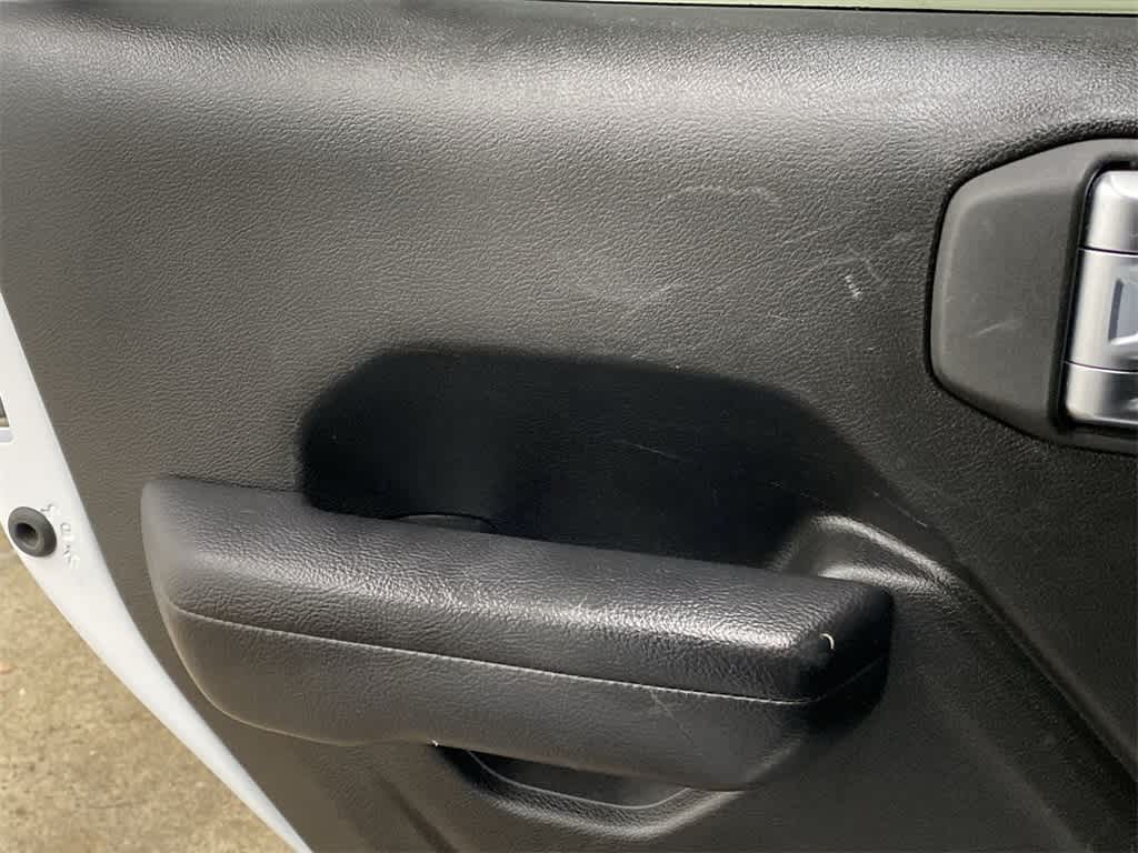 Thumbnail: 2024 Jeep Wrangler - 32