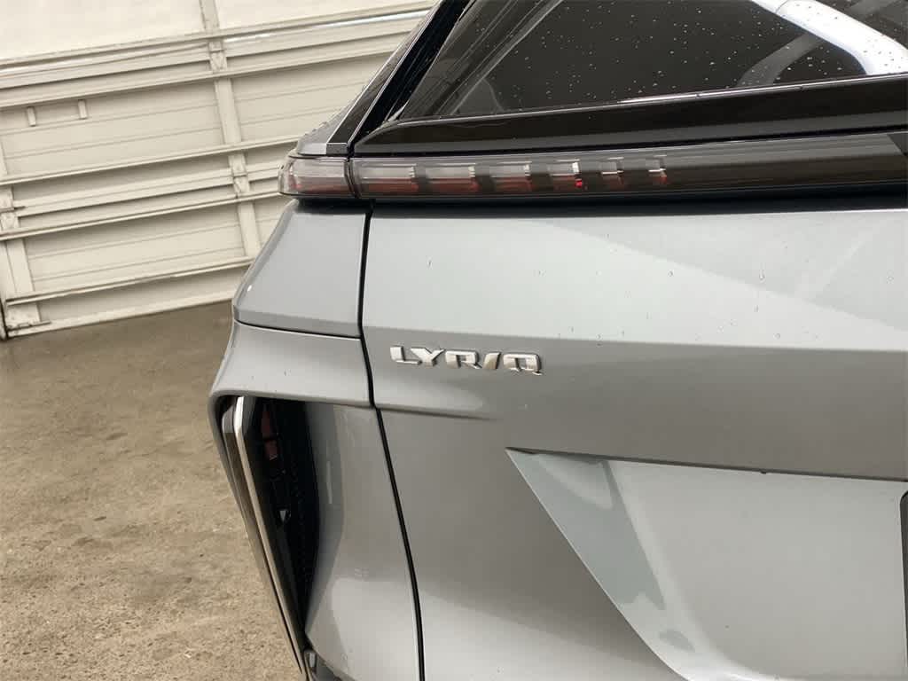 Thumbnail: 2024 Cadillac Lyriq - 10