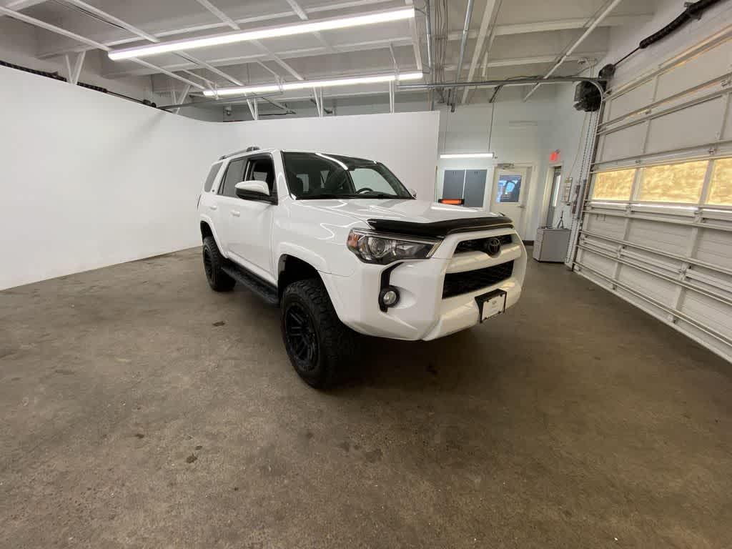 Thumbnail: 2019 Toyota 4Runner - 8