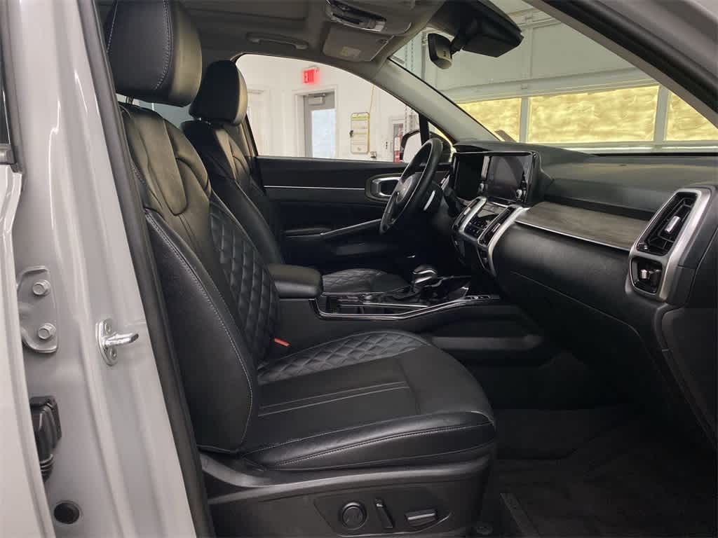 Thumbnail: 2022 Kia Sorento - 19