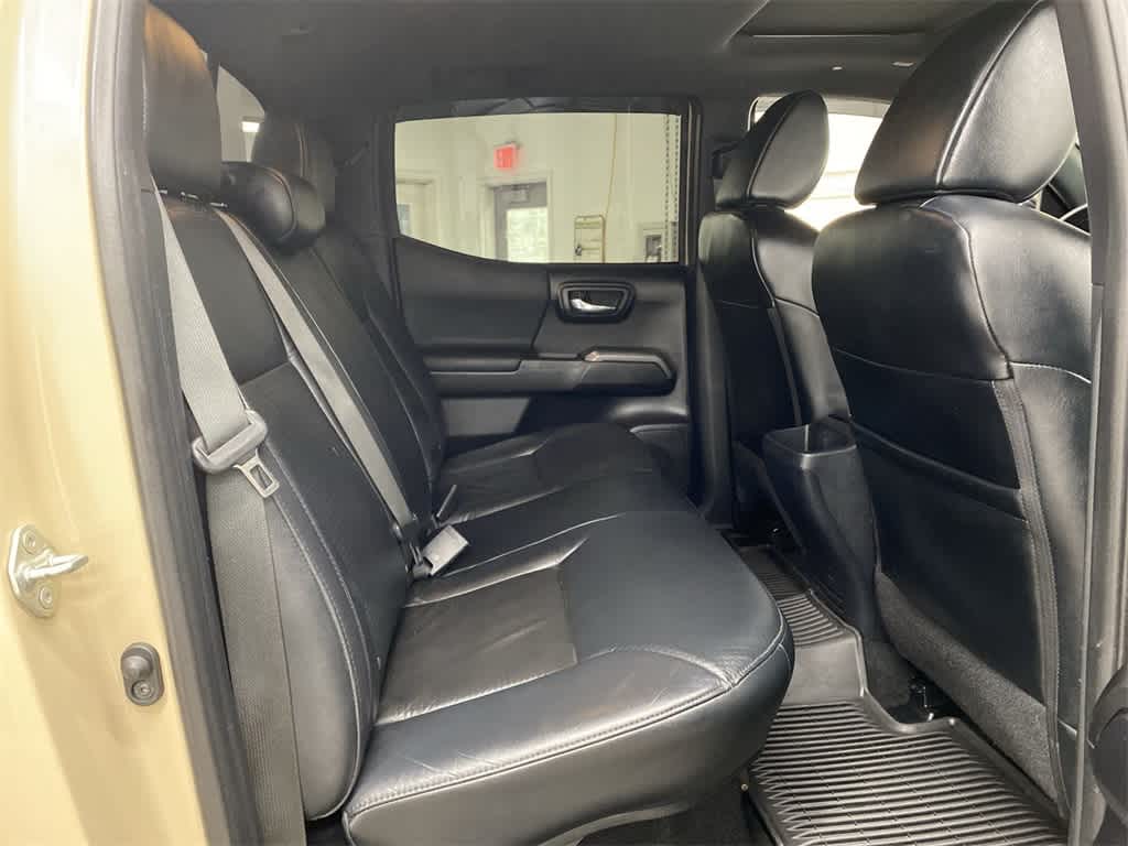 Thumbnail: 2020 Toyota Tacoma - 17