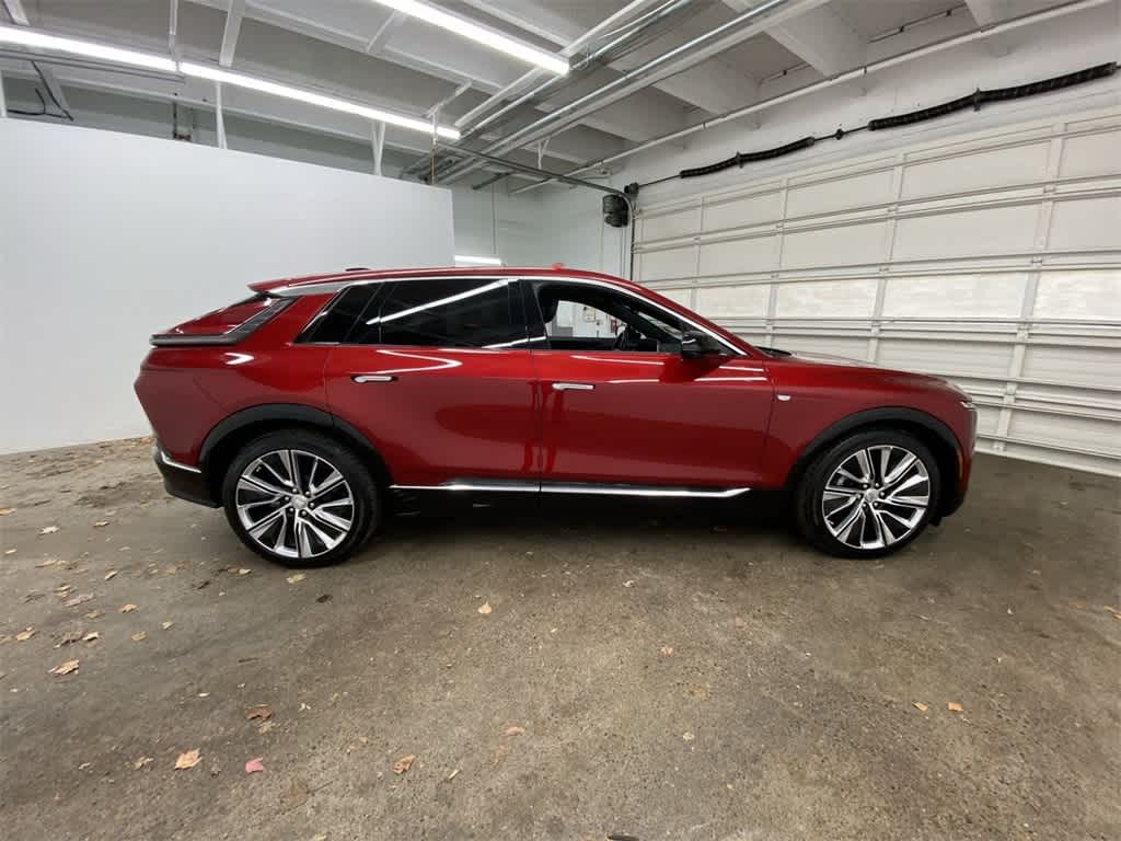 Thumbnail: 2025 Cadillac Lyriq - 7