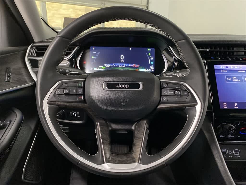 Thumbnail: 2023 Jeep Grand Cherokee - 20