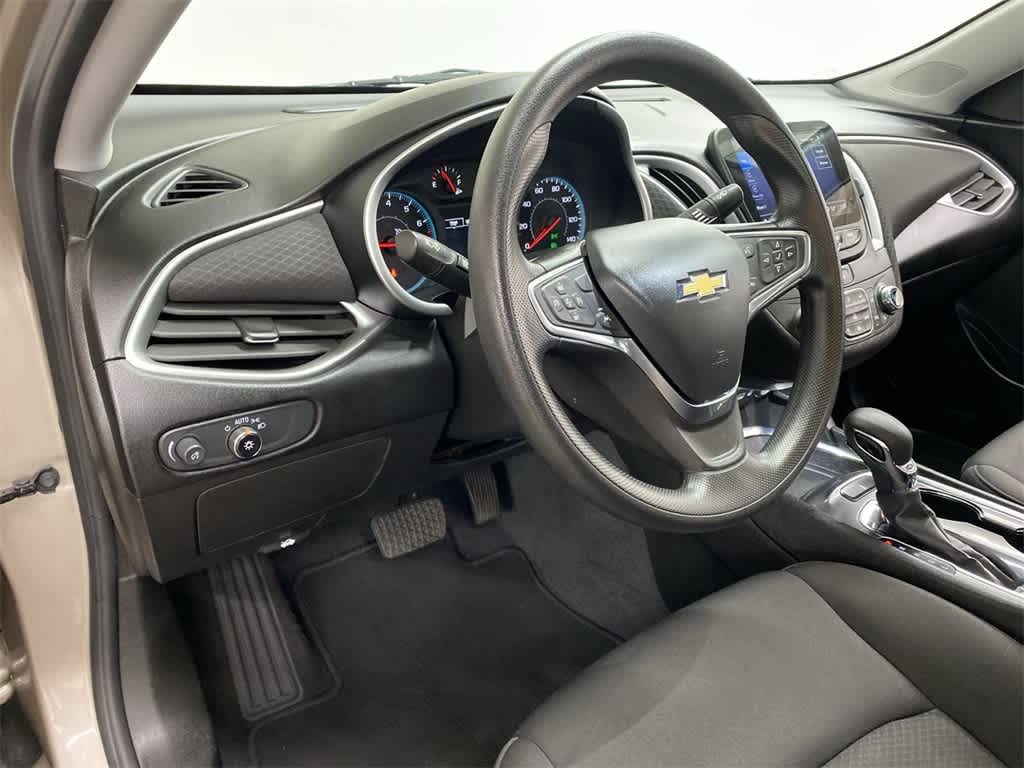 Thumbnail: 2023 Chevrolet Malibu - 2