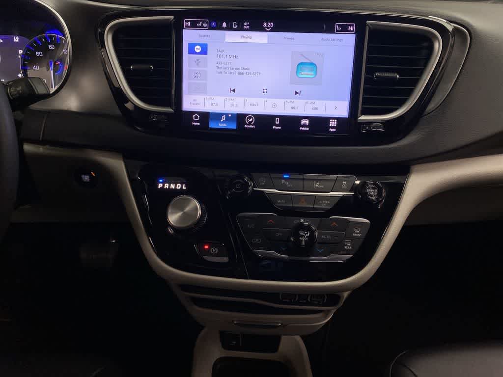 Thumbnail: 2024 Chrysler Pacifica - 24