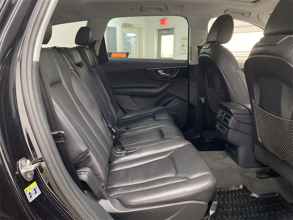 Thumbnail: 2017 Audi Q7 - 17