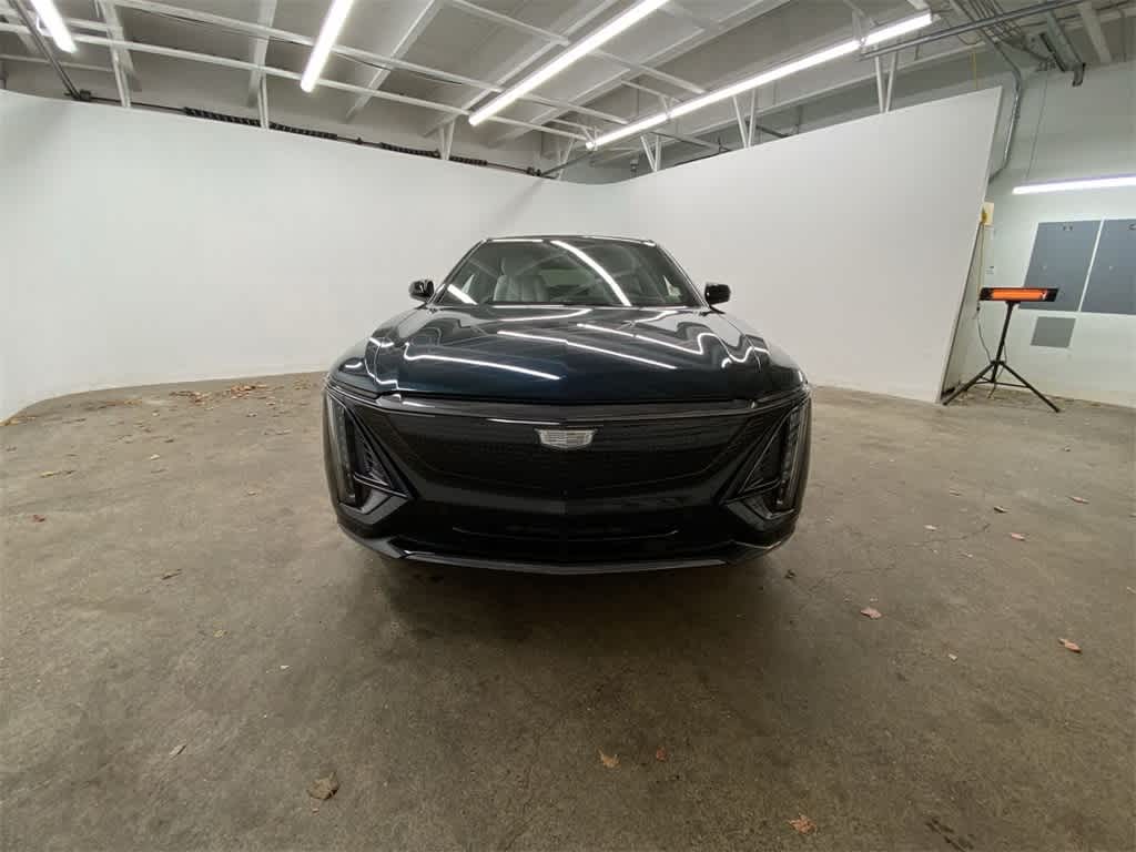 Thumbnail: 2024 Cadillac Lyriq - 9