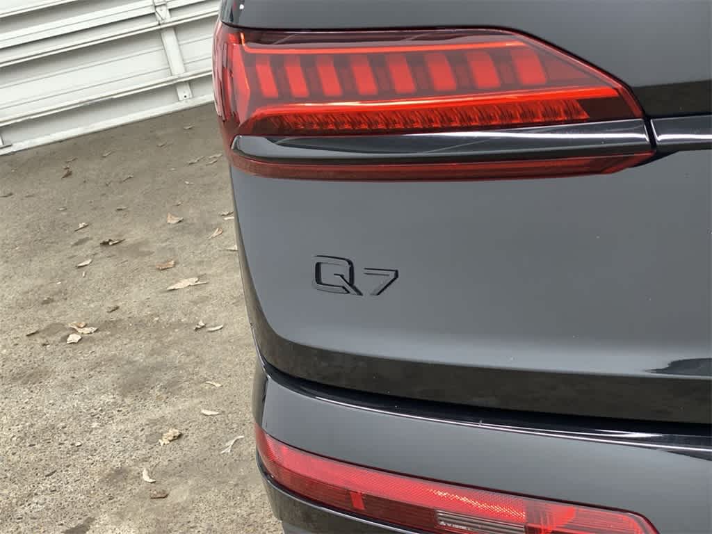 Thumbnail: 2023 Audi Q7 - 10