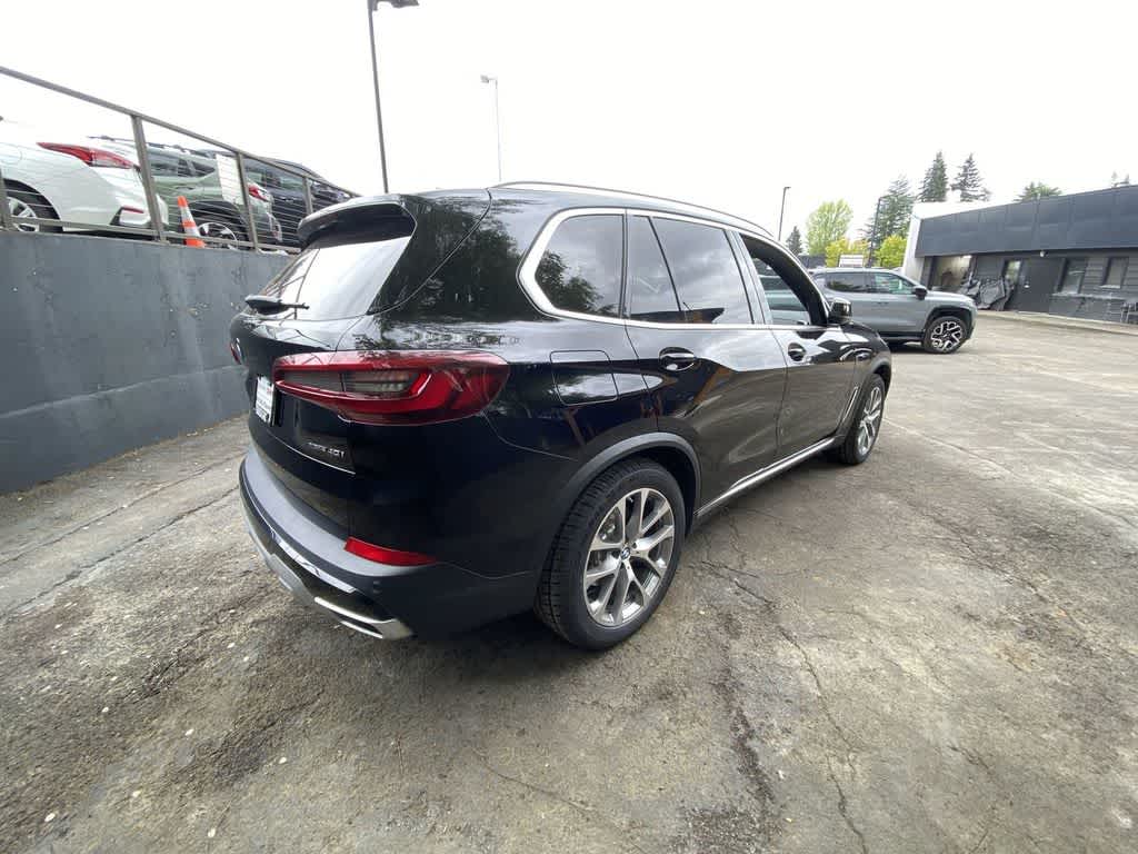 Thumbnail: 2021 BMW X5 - 6