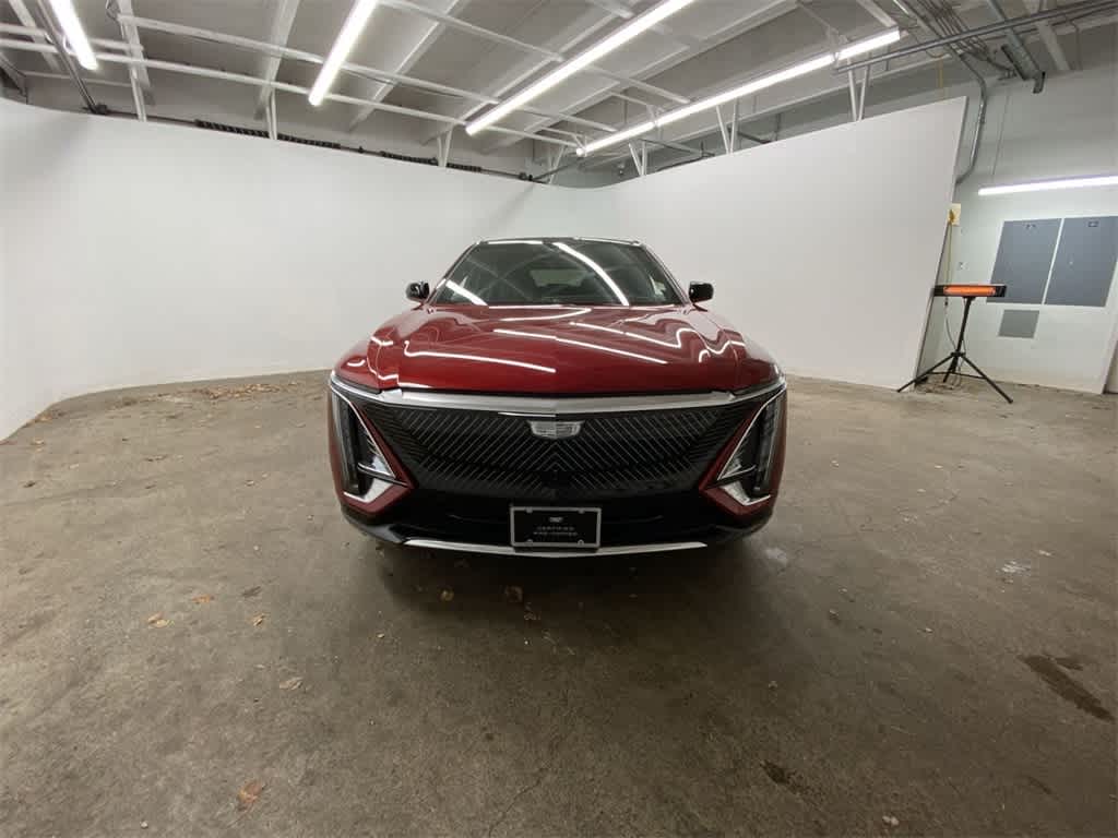 Thumbnail: 2025 Cadillac Lyriq - 9