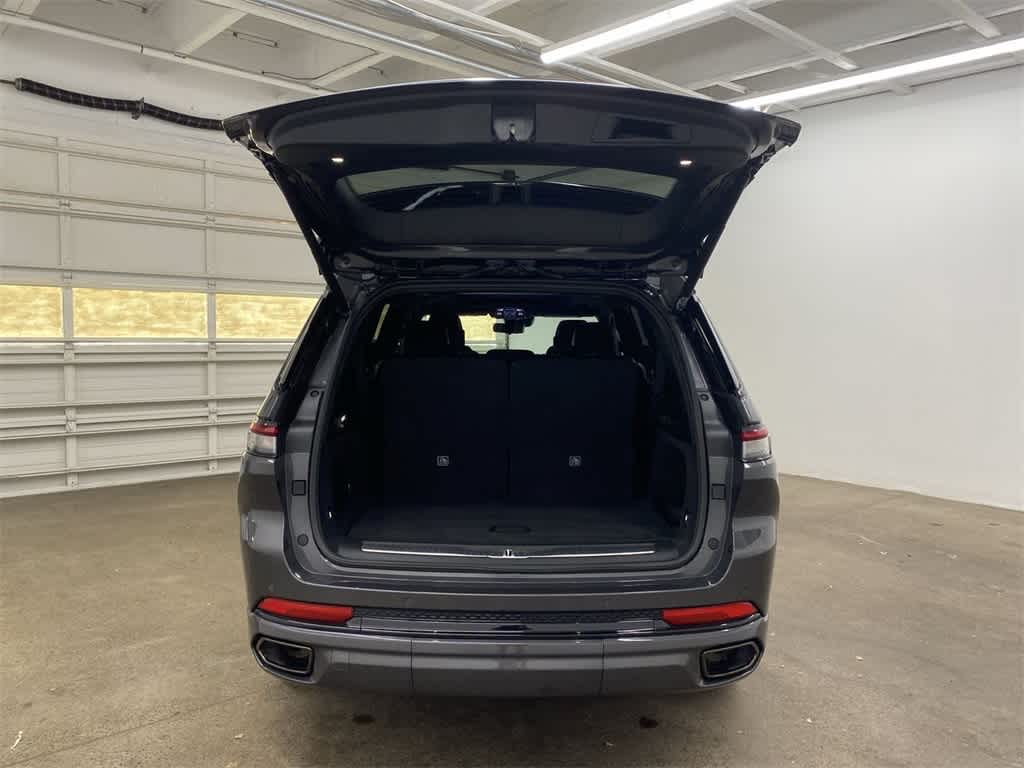 Thumbnail: 2023 Jeep Grand Cherokee - 29