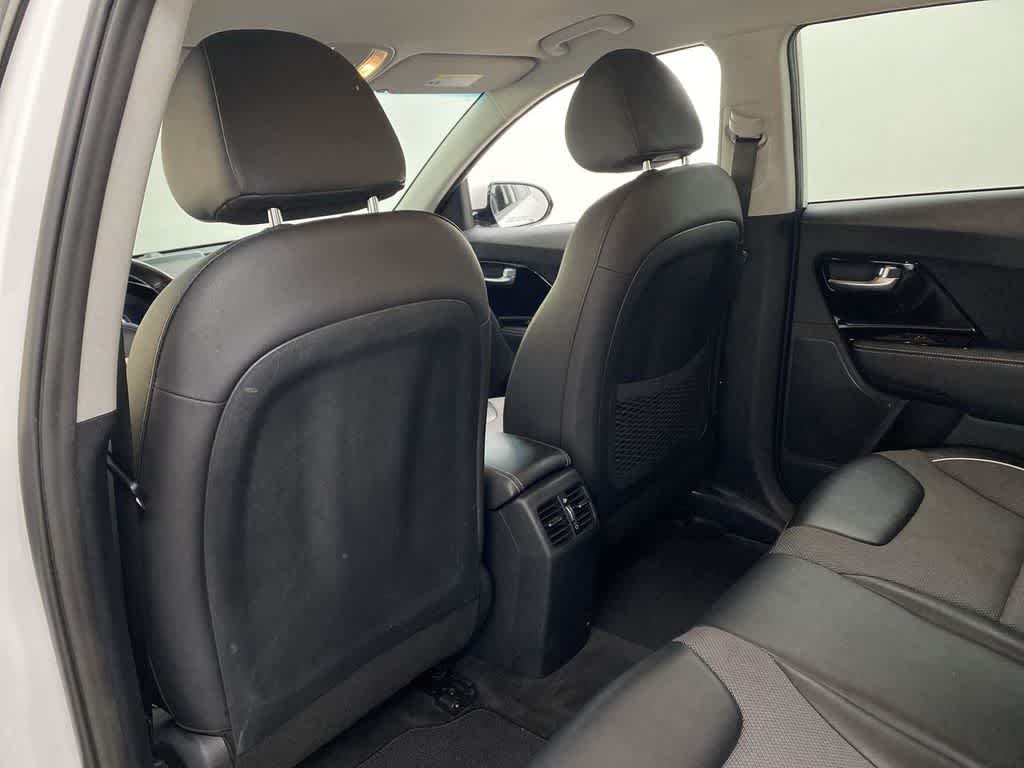 Thumbnail: 2022 Kia Niro - 17