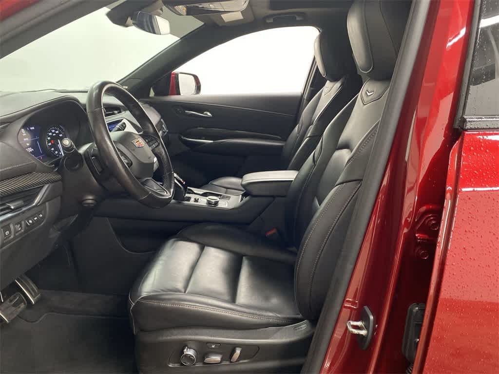 Thumbnail: 2021 Cadillac XT4 - 13