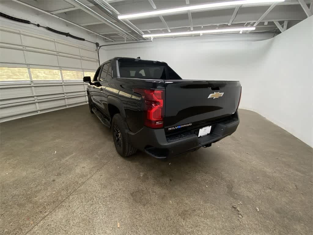 Thumbnail: 2024 Chevrolet Silverado EV - 4