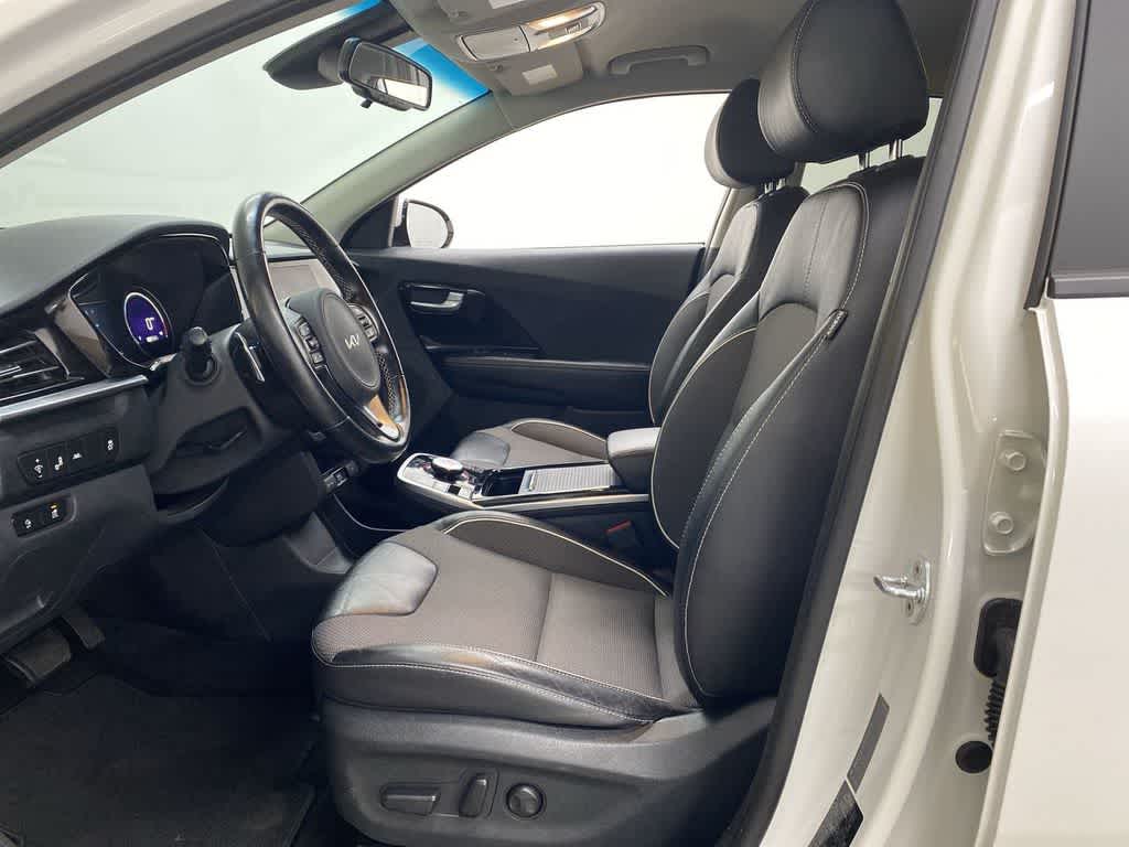 Thumbnail: 2022 Kia Niro - 15