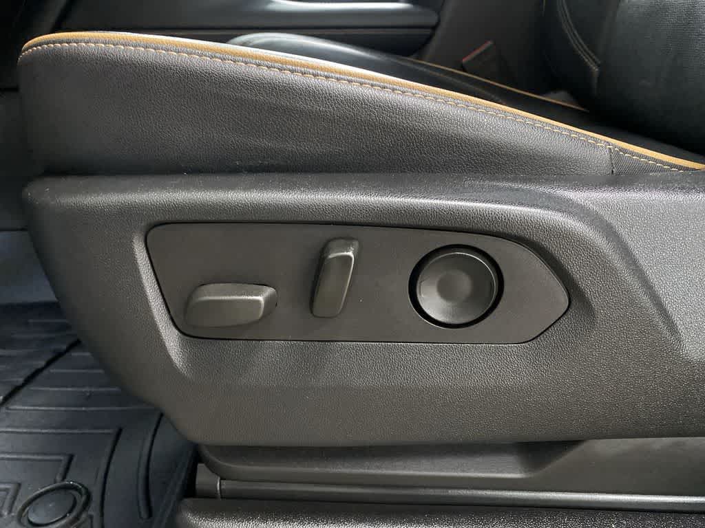 Thumbnail: 2022 GMC Yukon - 14