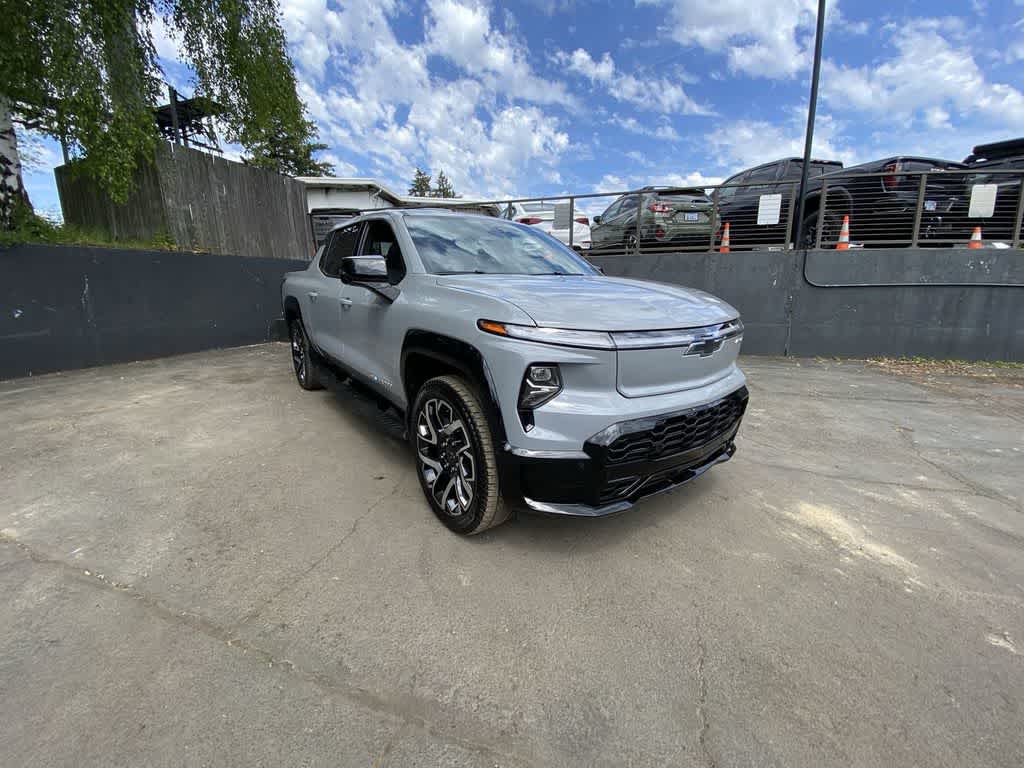 Thumbnail: 2025 Chevrolet Silverado EV - 8