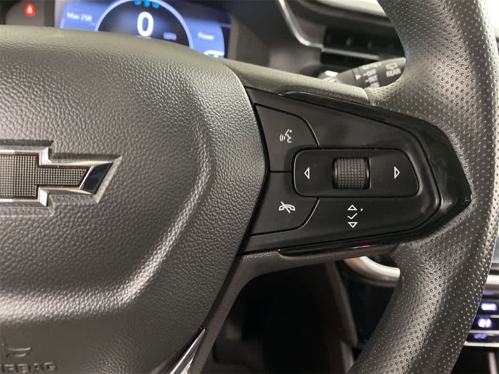 Thumbnail: 2023 Chevrolet Bolt EUV - 22