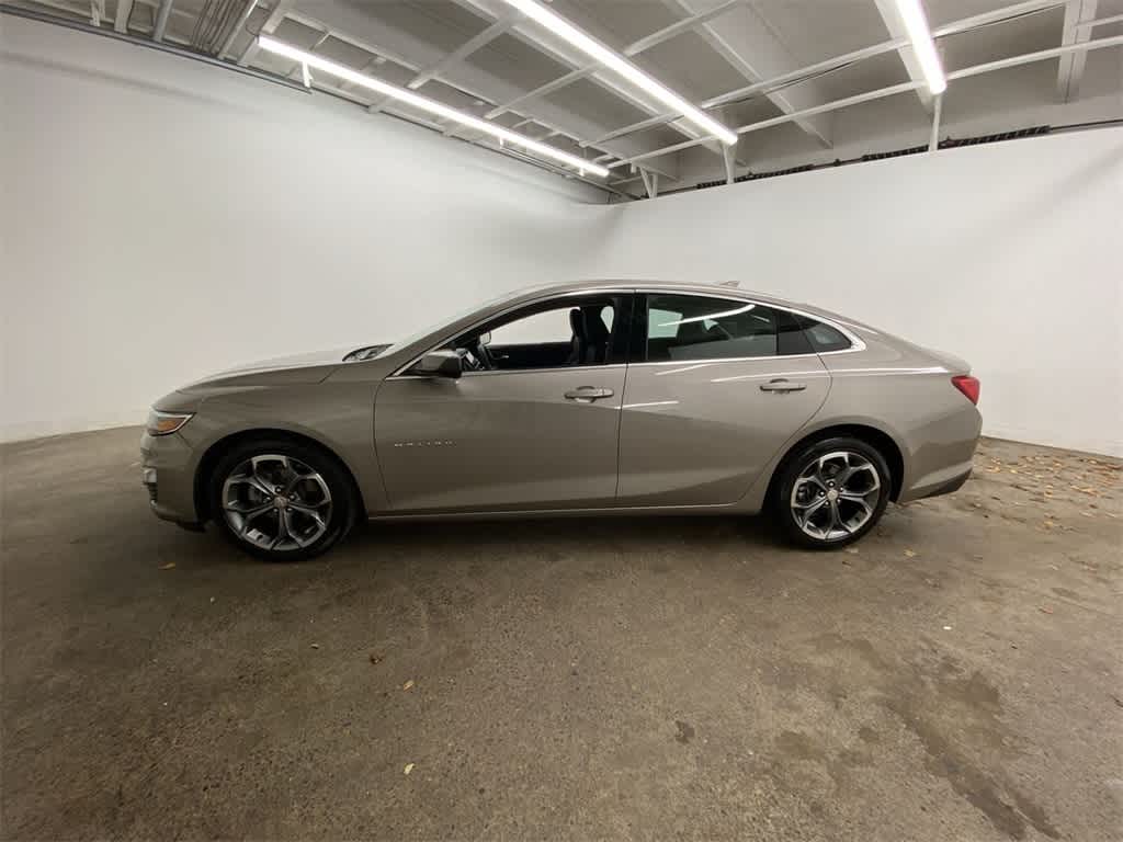 Thumbnail: 2023 Chevrolet Malibu - 3