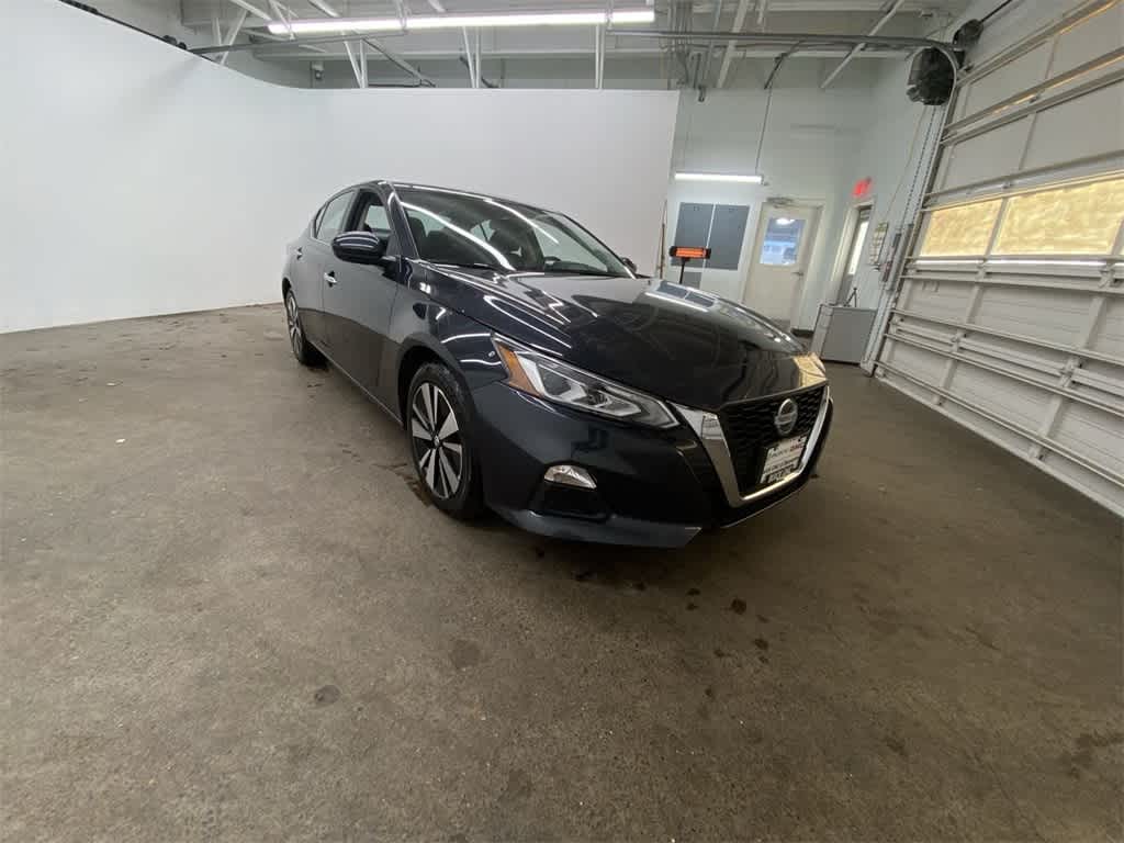 2022 Nissan Altima SV 8