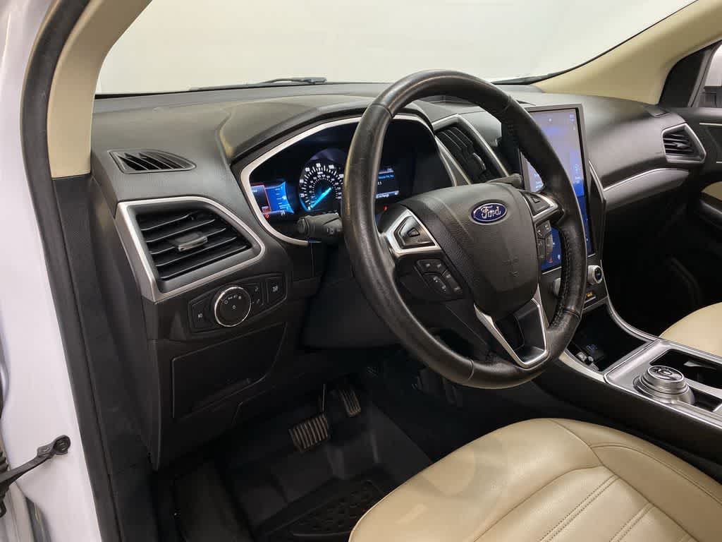 Thumbnail: 2021 Ford Edge - 2