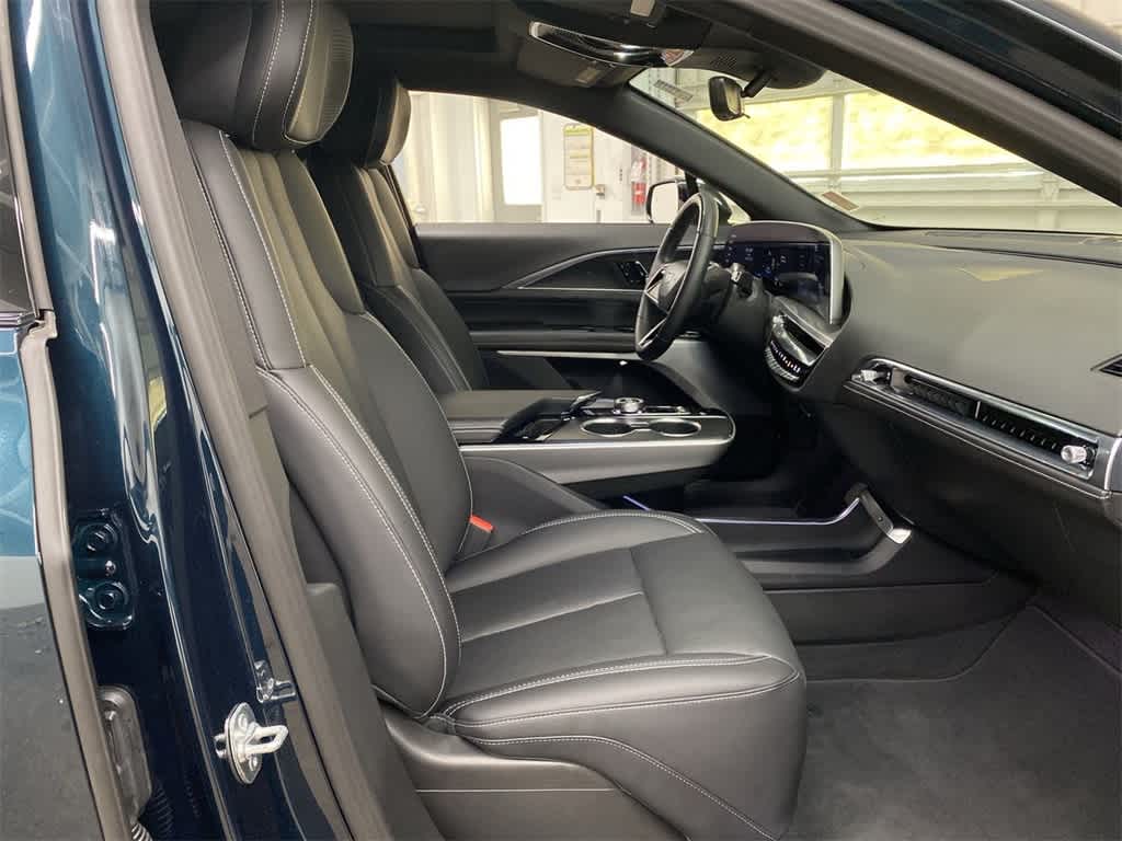 Thumbnail: 2025 Cadillac Lyriq - 17