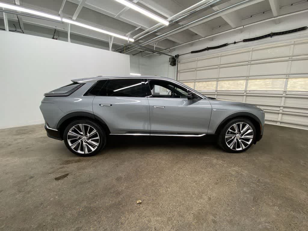 Thumbnail: 2024 Cadillac Lyriq - 7