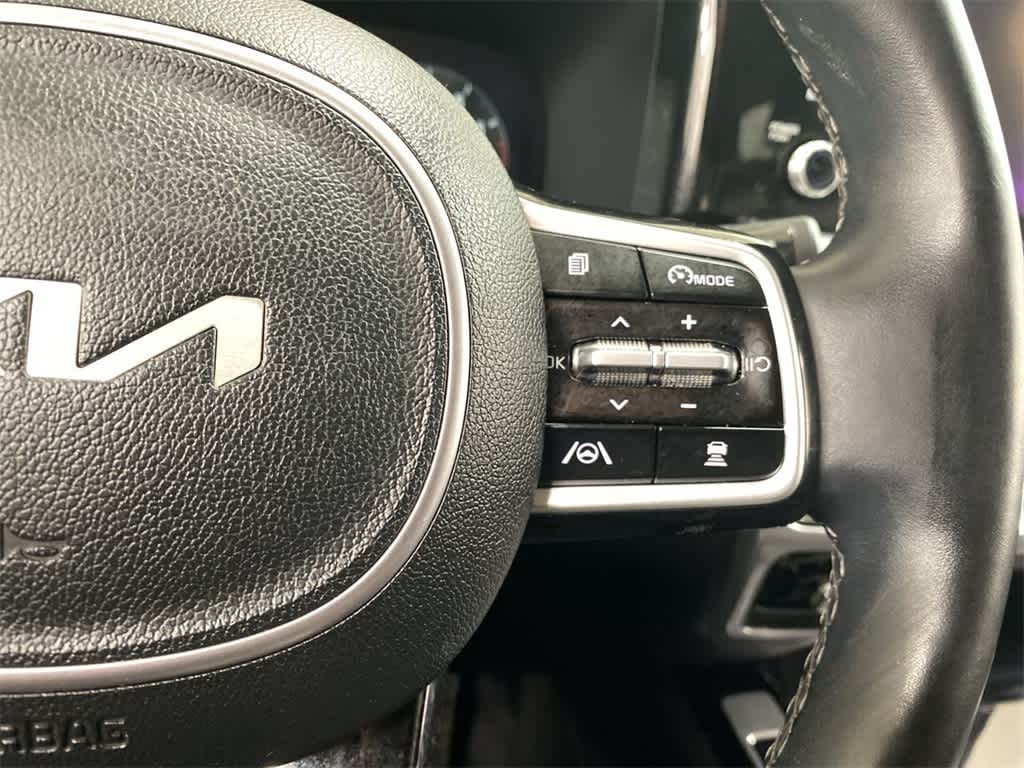 Thumbnail: 2022 Kia Sorento - 22