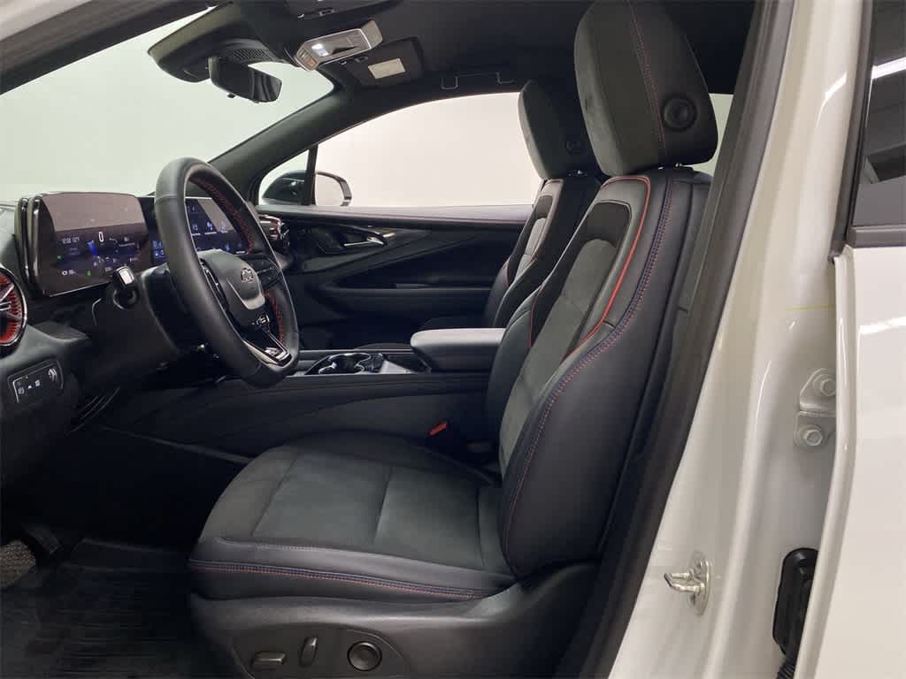 Thumbnail: 2024 Chevrolet Blazer EV - 15