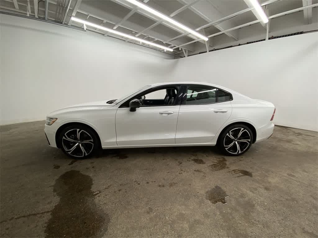 Thumbnail: 2024 Volvo S60 - 3