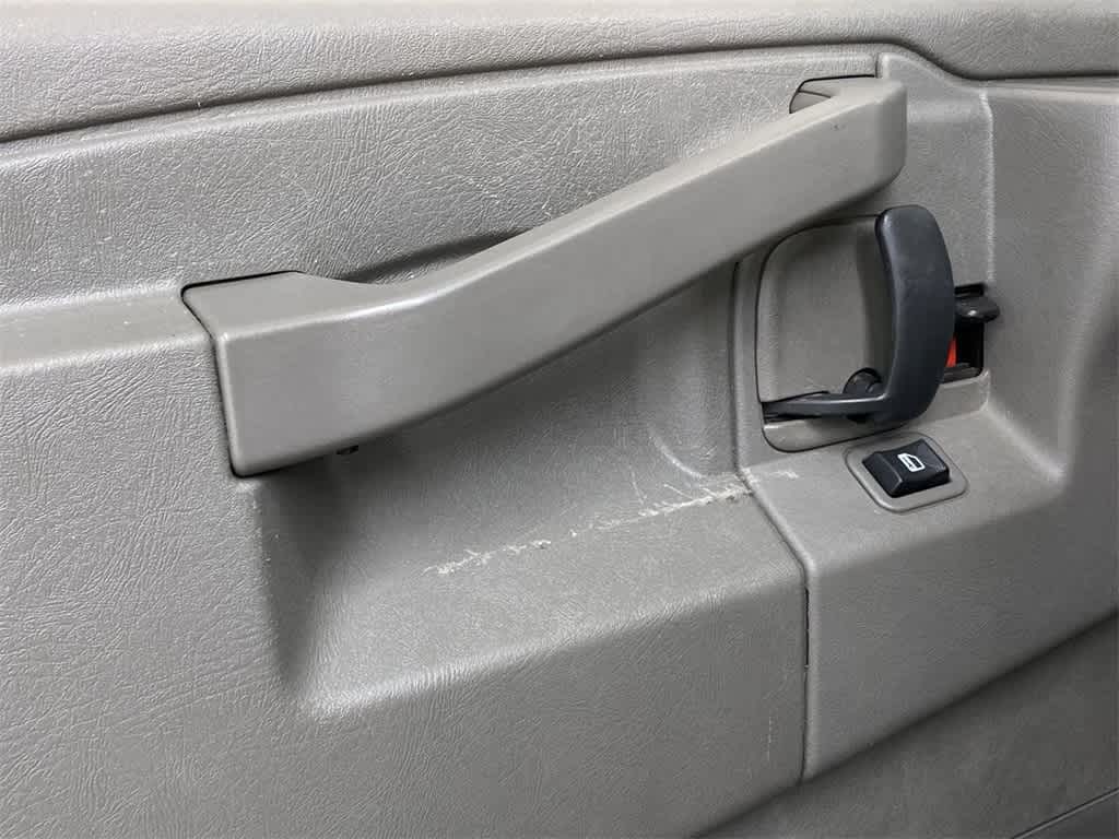 2023 Chevrolet Express 2500 30