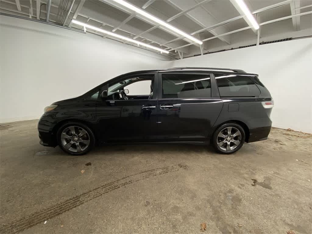 Used 2016 Toyota Sienna SE 8 Passenger Van