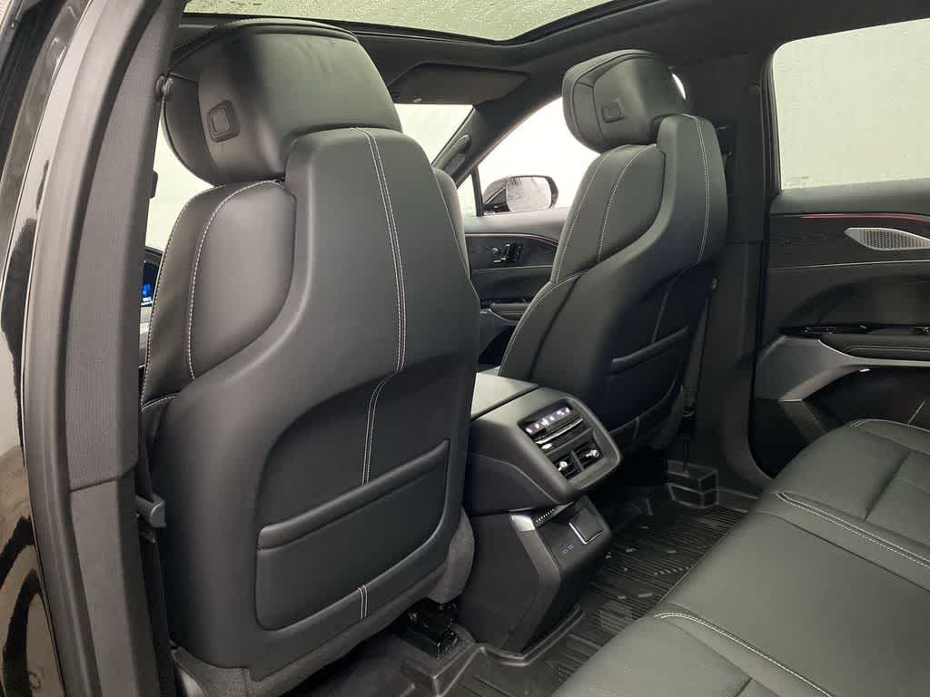 Thumbnail: 2024 Cadillac Lyriq - 16