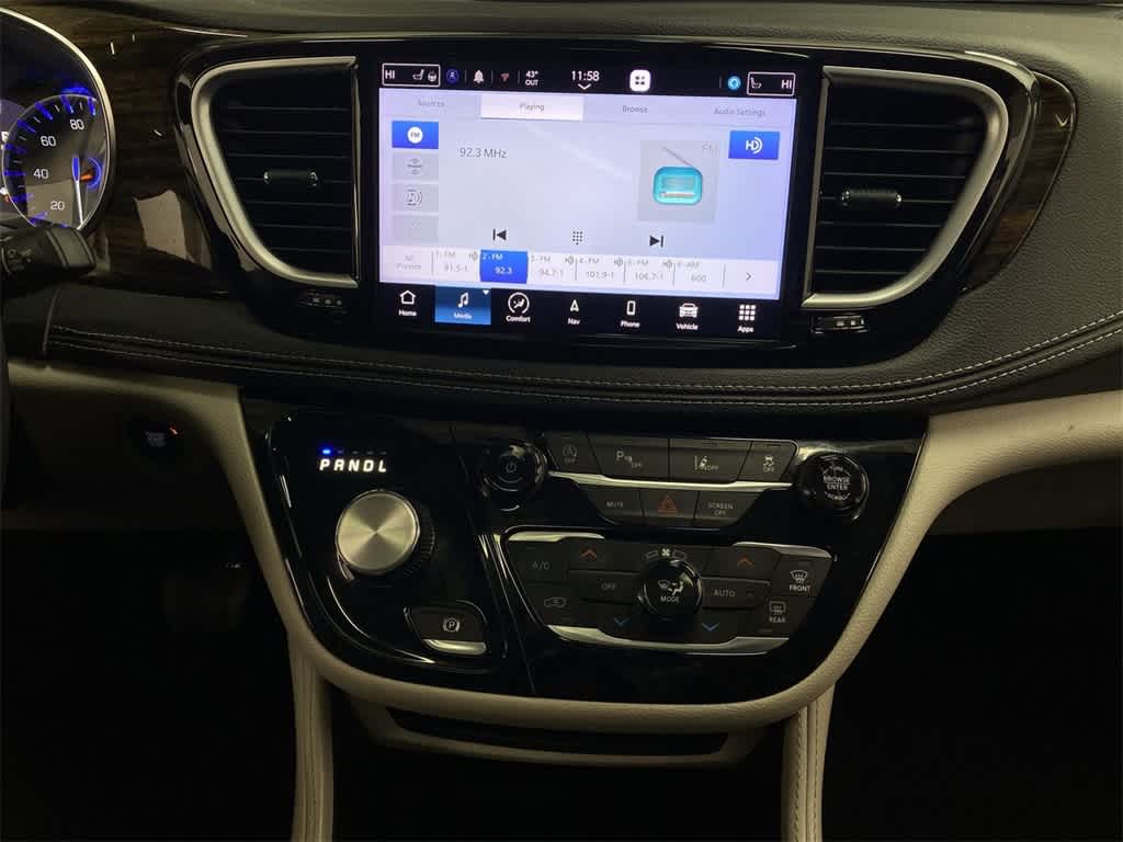 Thumbnail: 2023 Chrysler Pacifica - 25