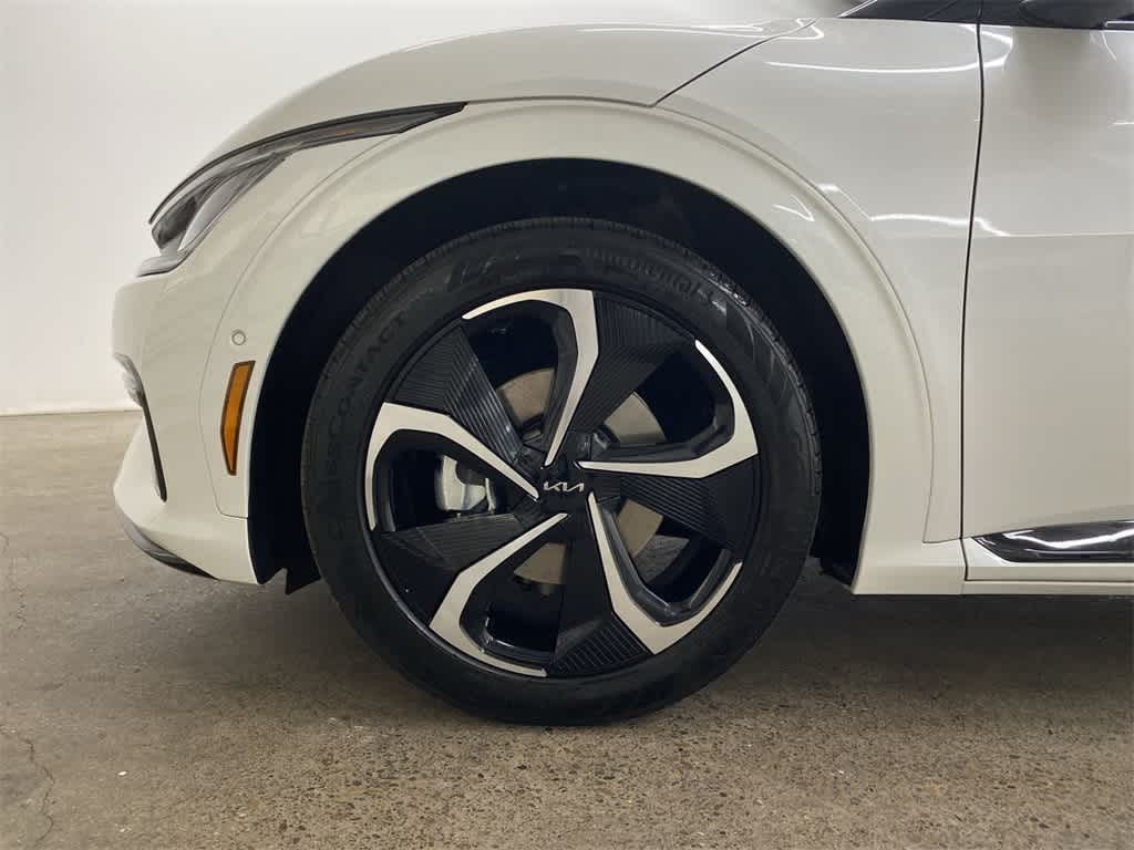 Thumbnail: 2023 Kia EV6 - 11