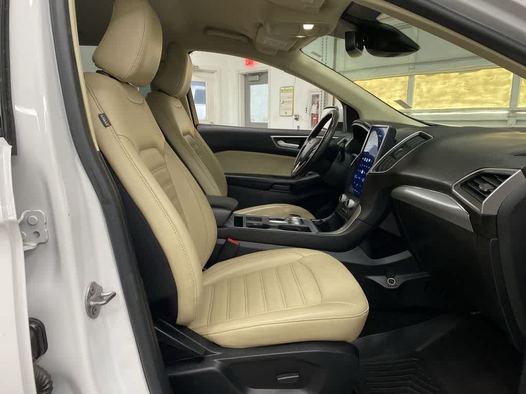 Thumbnail: 2021 Ford Edge - 19