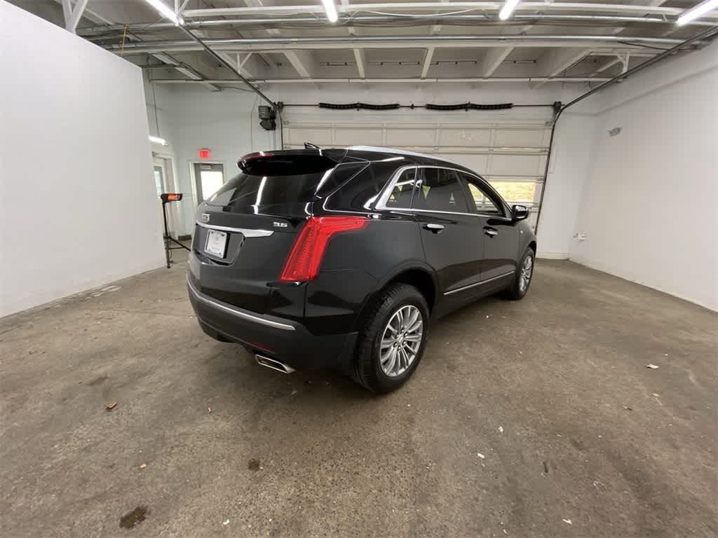 Thumbnail: 2017 Cadillac XT5 - 6