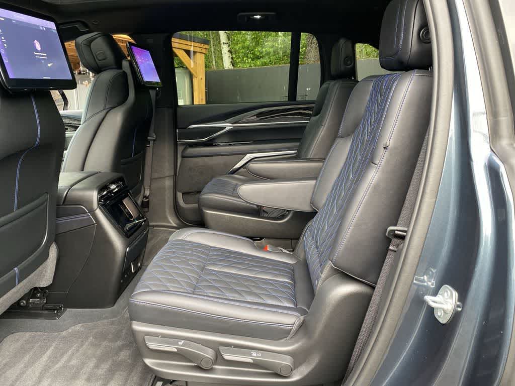 Thumbnail: 2025 Cadillac Escalade IQ - 17
