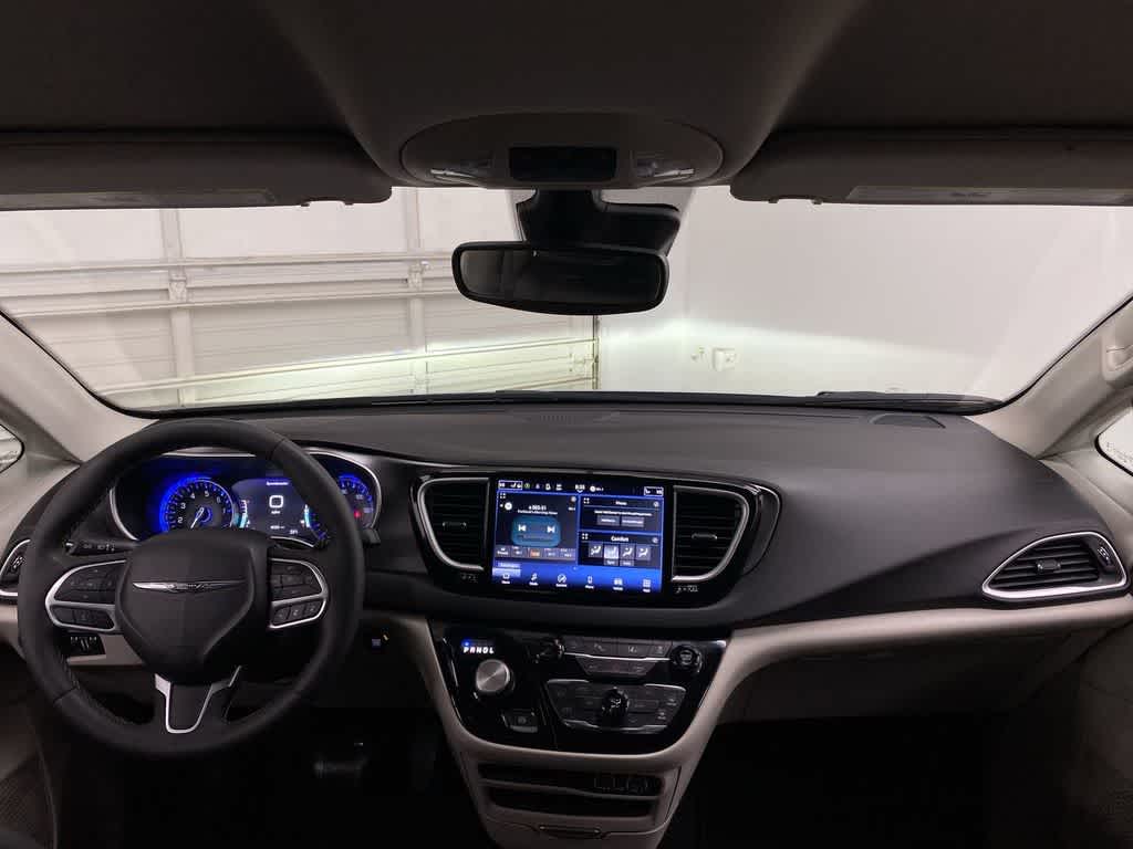 Thumbnail: 2024 Chrysler Pacifica - 12