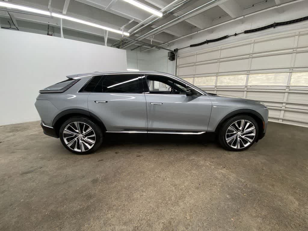 Thumbnail: 2024 Cadillac Lyriq - 7