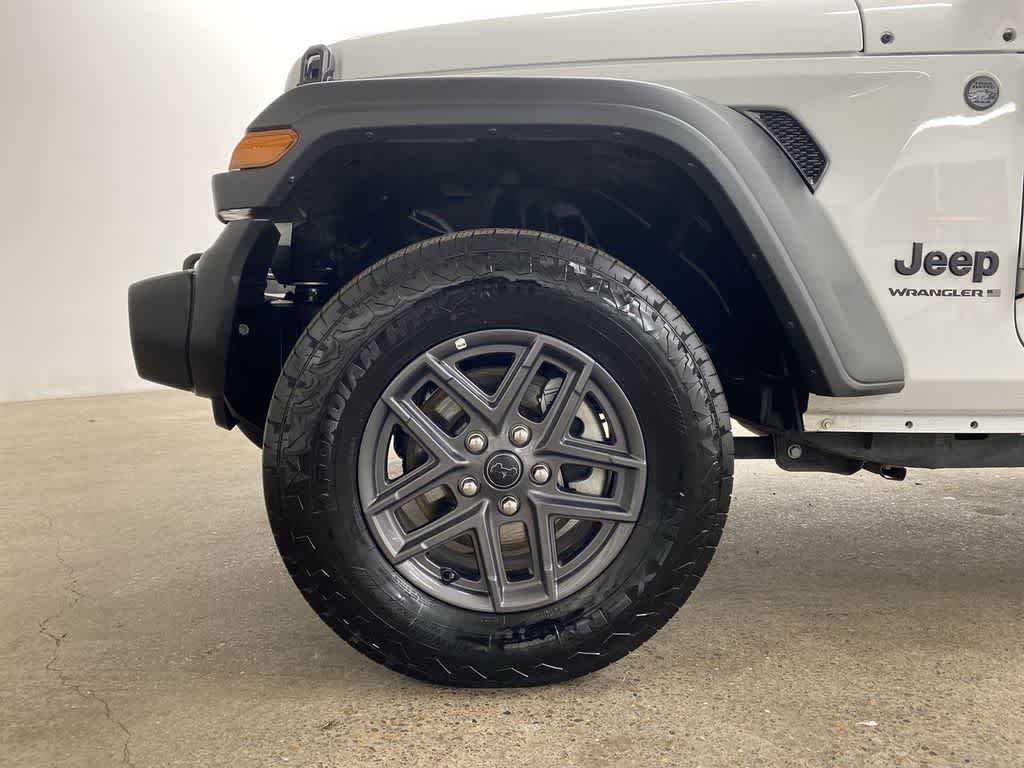 Thumbnail: 2025 Jeep Wrangler - 11